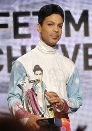 برنس لحظة تكريمه بلوس أنجلوس في 27 يونيو/حزيران 2010