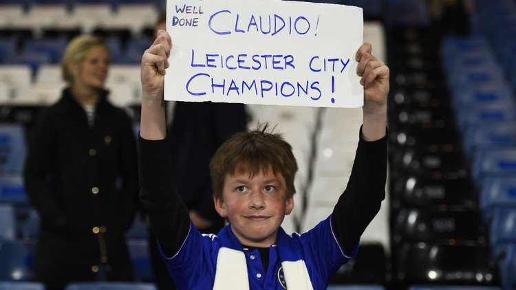 احتفالات جماهير ليستر سيتي بلقب البريميرليغ (صور)