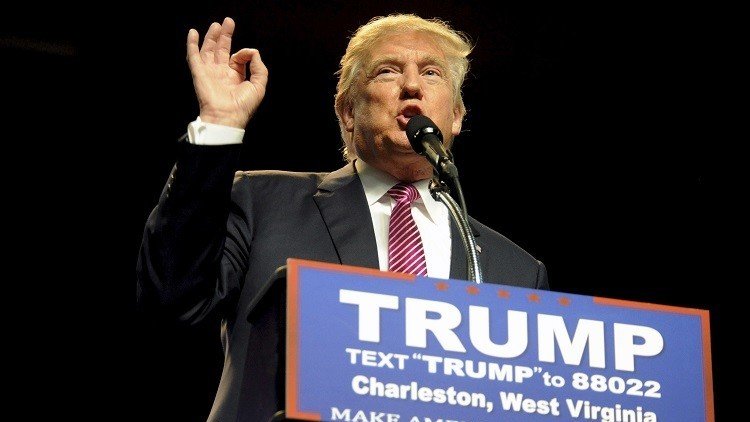 أوباما يحث الأمريكيين على فحص سجل ترامب