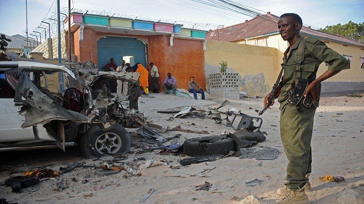 مقتل 3 أشخاص بتفجير انتحاري في مقديشو