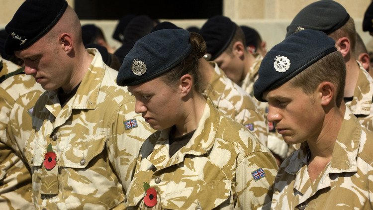 عسكريون بريطانيون مشاركن في حملة الناتو العسكرية بالعراق (العام 2008)