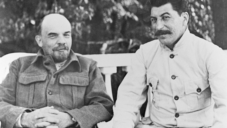 من سيرث تركة الزعيم؟