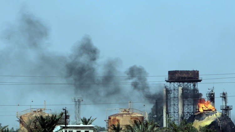 لحظة استهداف داعش لمعمل غاز في بغداد (فيديو)