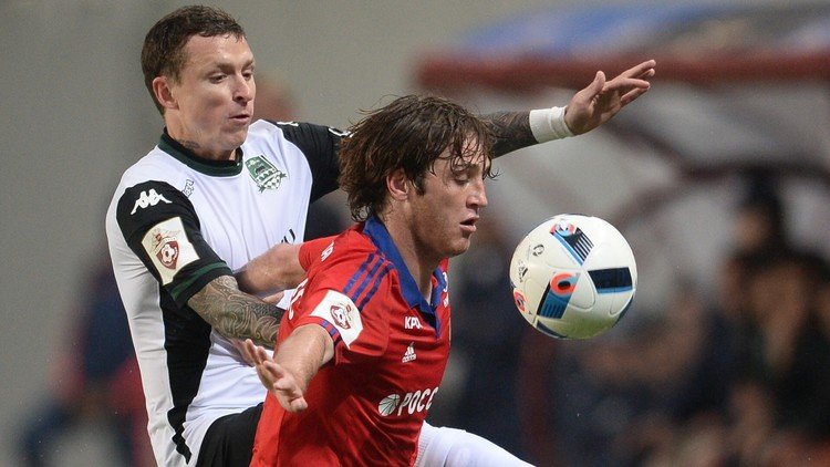 تسيسكا موسكو يضع قدما على منصة التتويج