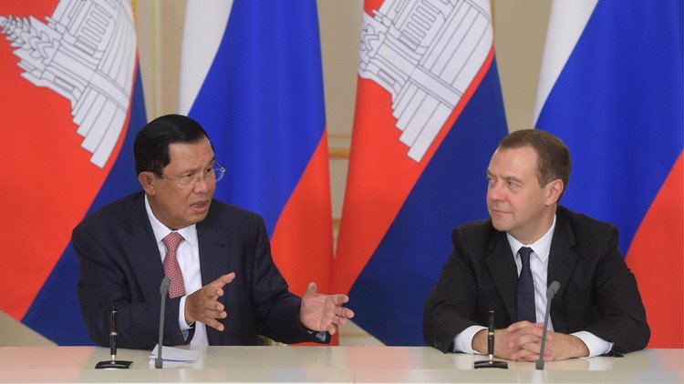 روسيا وكمبوديا توقعان اتفاقات في مجالات عدة