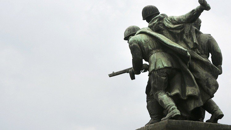 مدينة بولندية تصوت لهدم نصب تذكاري للجيش الأحمر