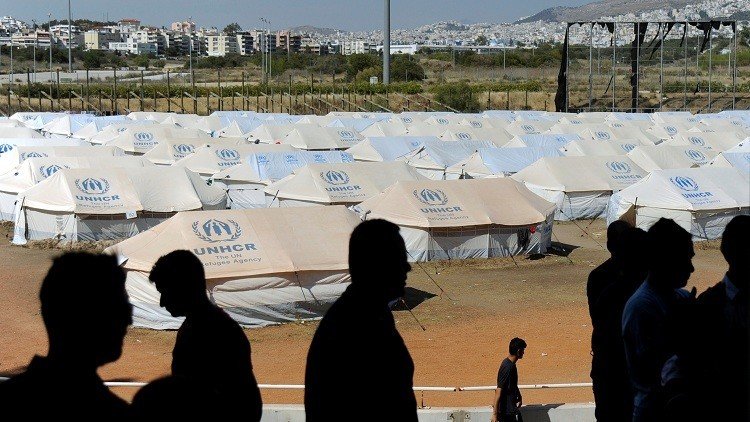 الإمارات تنشئ مخيما للاجئين السوريين في اليونان
