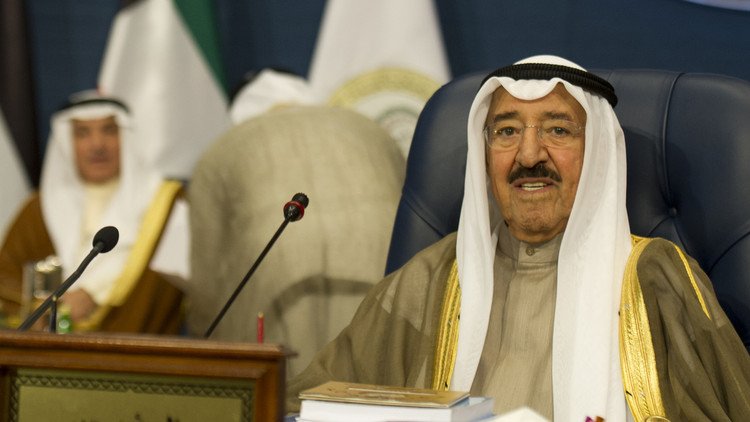 أمير الكويت يحث الأطراف اليمنية على مواصلة الحوار