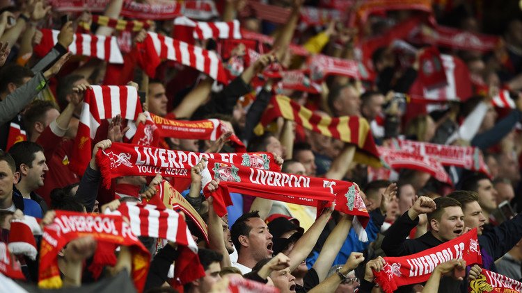 جماهير إشبيلية تستقبل أبطالها المتوجين بكأس الدوري الأوروبي