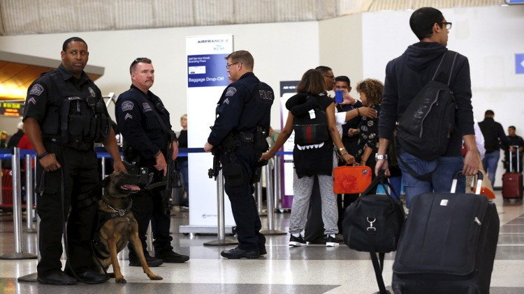 مطار لوس أنجلوس يشدد إجراءاته الأمنية بعد فقدان "المصرية"