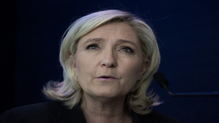 لوبان: كلينتون الأخطر على فرنسا