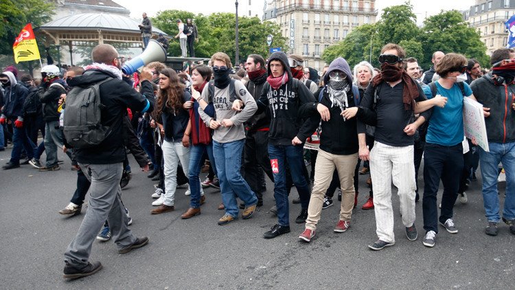 احتجاجات في فرنسا على قانون العمل الجديد