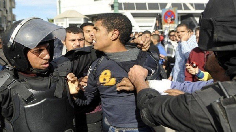 حبس 3 من الشرطة المصرية قتلوا مواطنا 