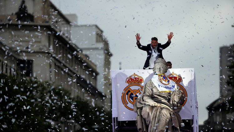 احتفالات ريال مدريد بفوزه بدوري أبطال أوروبا (فيديو)