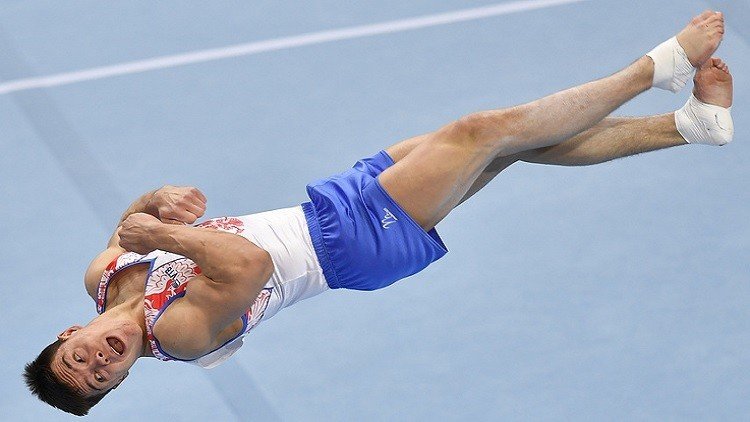 الروسيان ناغورني وبيليافسكي يتألقان في أوروبا للجمباز