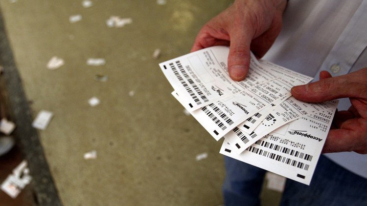 مقامر هندي يخسر زوجته في رهان كريكيت 