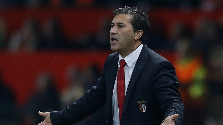 بورتو يقيل مدربه بعد موسم كارثي