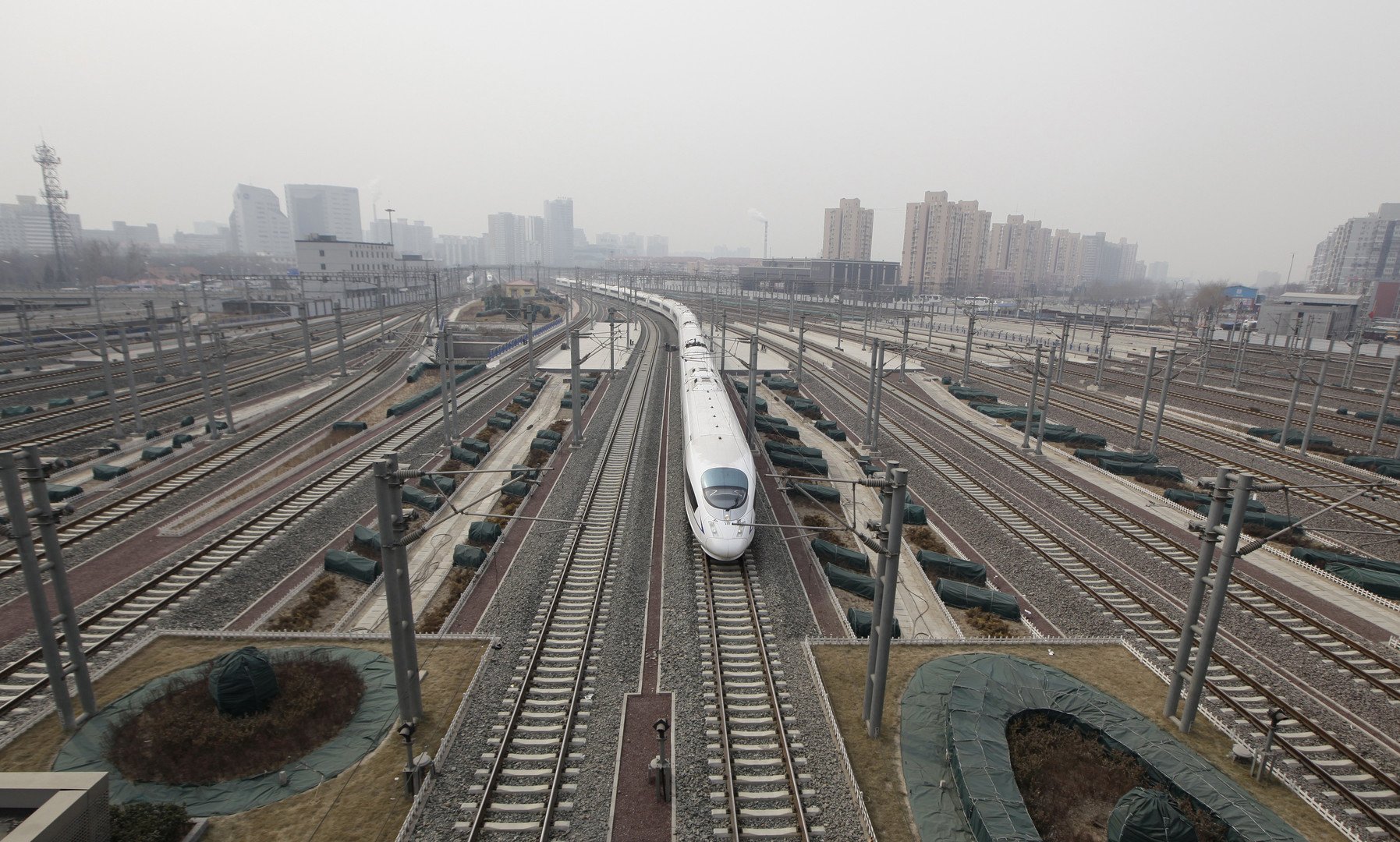 يمكن للقطارات فائقة السرعة السير بسرعة قصوى تصل إلى نحو 500 كلم في الساعة.