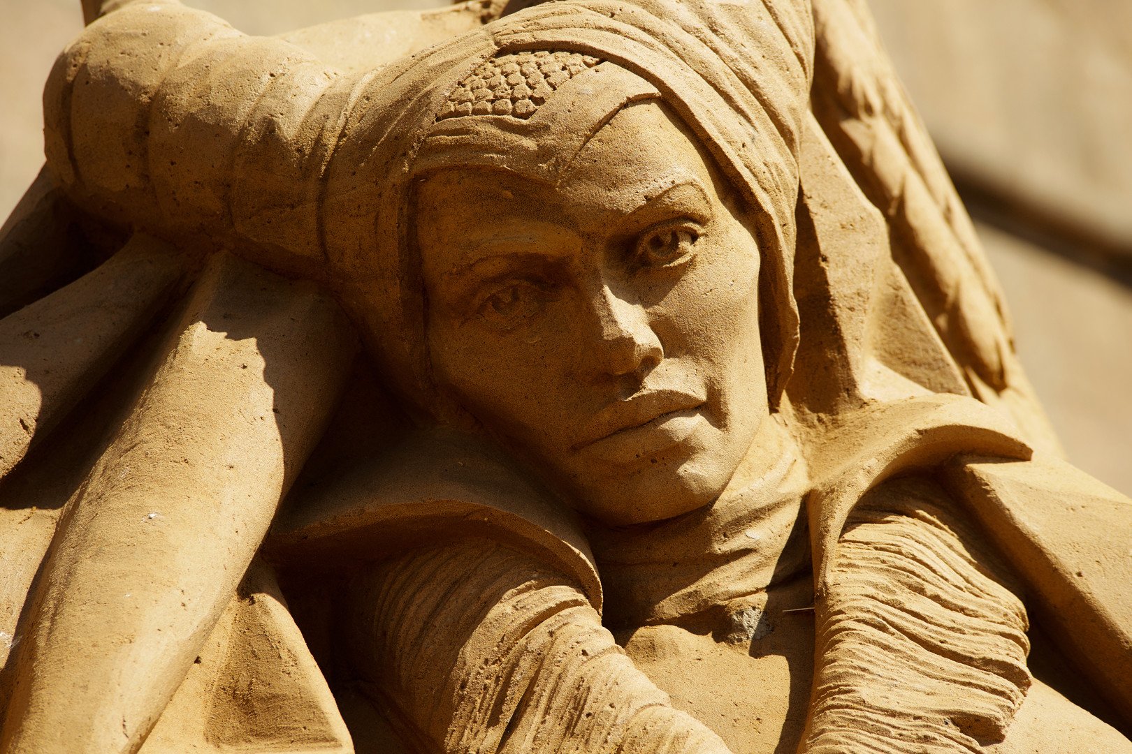 منحوتة رملية منصوبة على شاطئ قلعة "بتروبافلوفسك" ببطرسبورغ