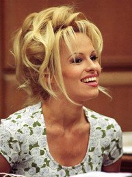 باميلا أندرسون - ممثلة وعارضة أزياء أمريكية (ولدت عام 1967)