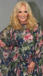 تاييسيا بوفالي  - مطربة أوكرانية تغني باللغتين الأوكرانية والروسية (ولدت عام 1964)