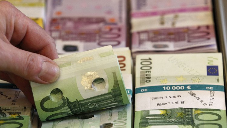 لاجئ يعثر على 20 ألف يورو ويسلمها للشرطة!