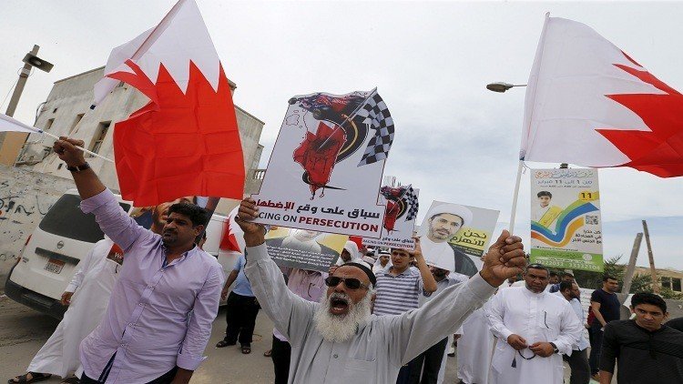 اتهام 18 بحرينيا بالتخابر مع إيران وحزب الله