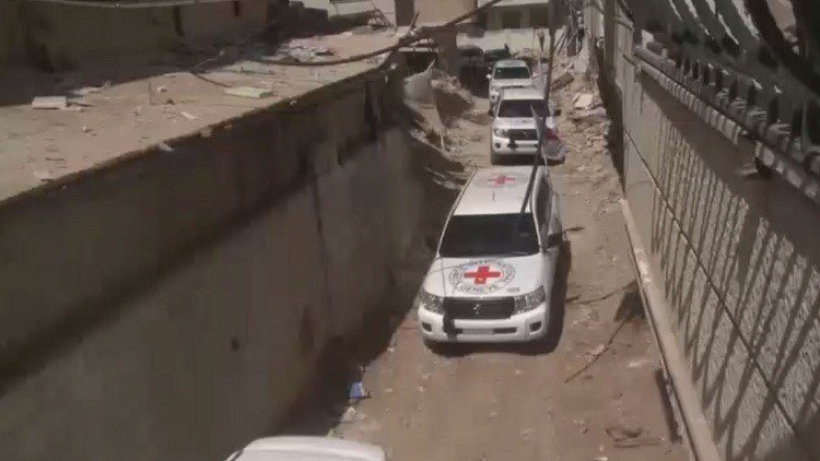 مساعدات إنسانية تصل داريا والمعضمية في ريف دمشق الغربي (فيديو)