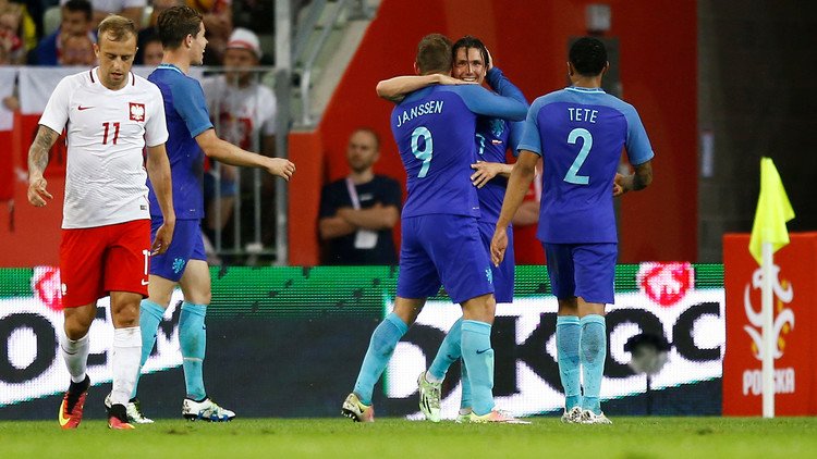 هولندا "الجريحة" تفوز على بولندا (فيديو)