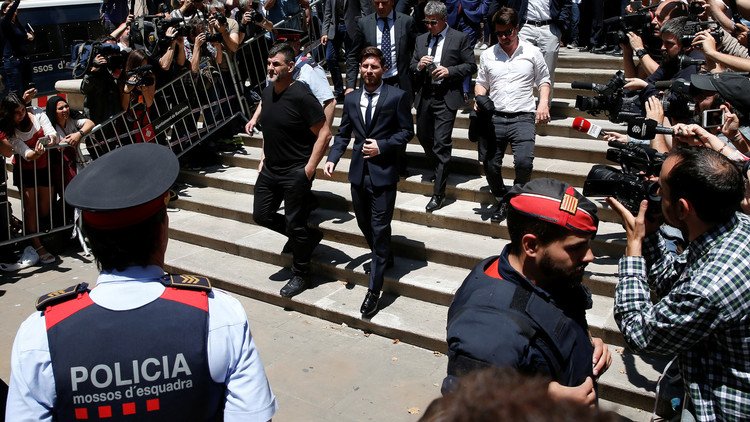 براءة ميسي وإدانة والده