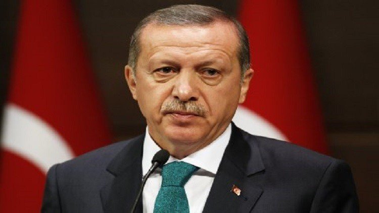 أردوغان يعزي أرملة الأسطورة 