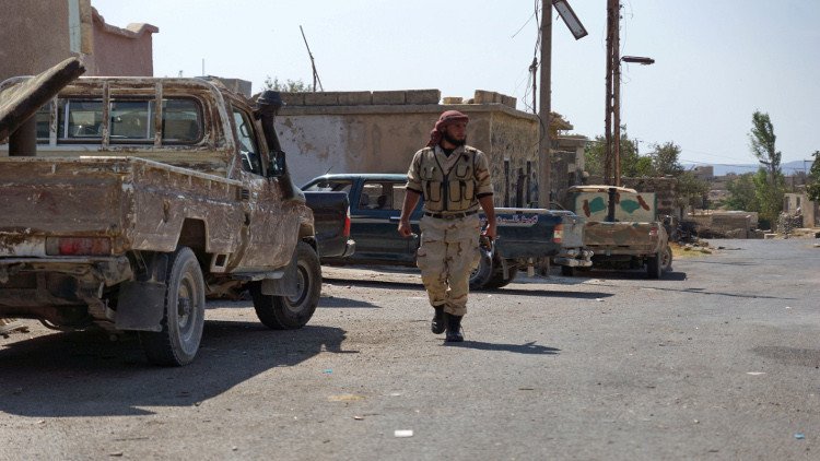 قوات معارضة سورية تكسر حصار داعش في مارع 