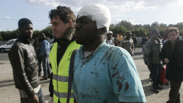 وسائل إعلام: شرطي إيطالي يقتل مهاجرا طعنه بسكين