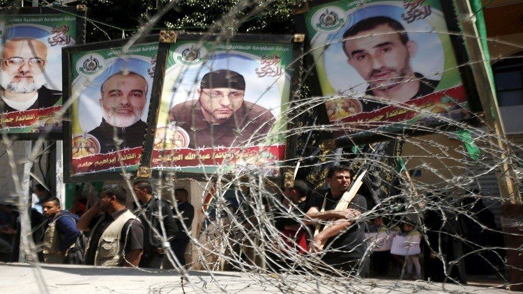 إسرائيل تفرج عن فلسطيني قضى 15 عاما في الأسر