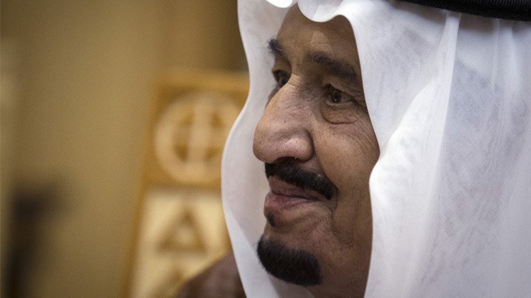 العاهل السعودي يندد بحادث إطلاق النار في أورلاندو