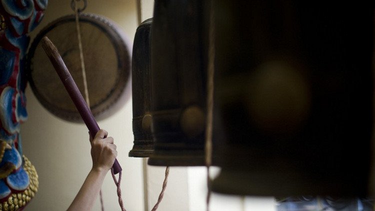 مصرع طفلة جراء سقوط نواقيس معبد بوذي في تايلاند