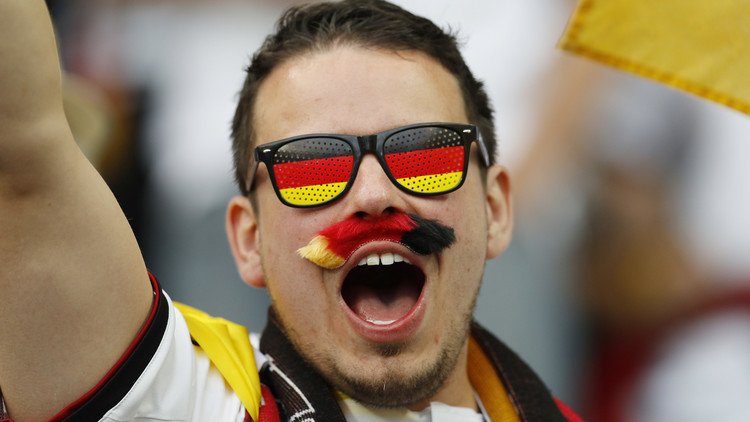 التشكيلة الرسمية لألمانيا وبولندا