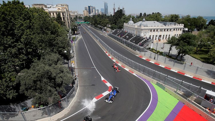 روزبيرغ أول المنطلقين في باكو