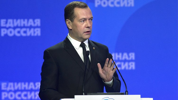 مدفيديف: الاقتصاد الروسي تحت السيطرة