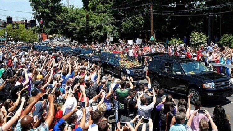 مليون دولار ثمن فيديو سري لمراسم دفن محمد علي