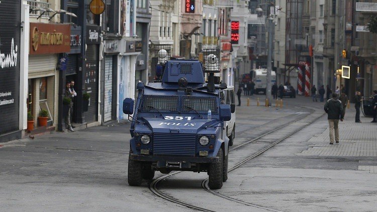 إصابة شخصين ومقتل سائق حافلة في انفجار بتركيا