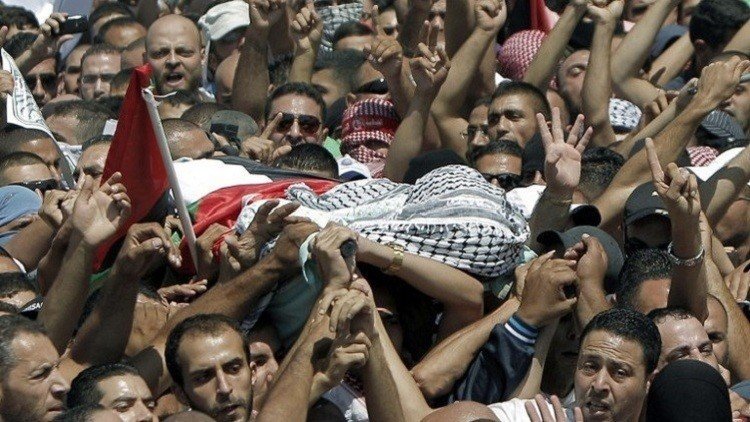 الآلاف يشيعون فتى فلسطينيا قتله الجيش الإسرائيلي