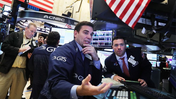 الأسهم الأمريكية تفتتح تداولاتها على هبوط حاد