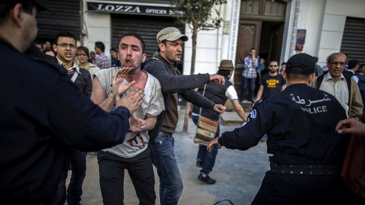 جرحى واعتقالات في مدينة عنابة الجزائرية