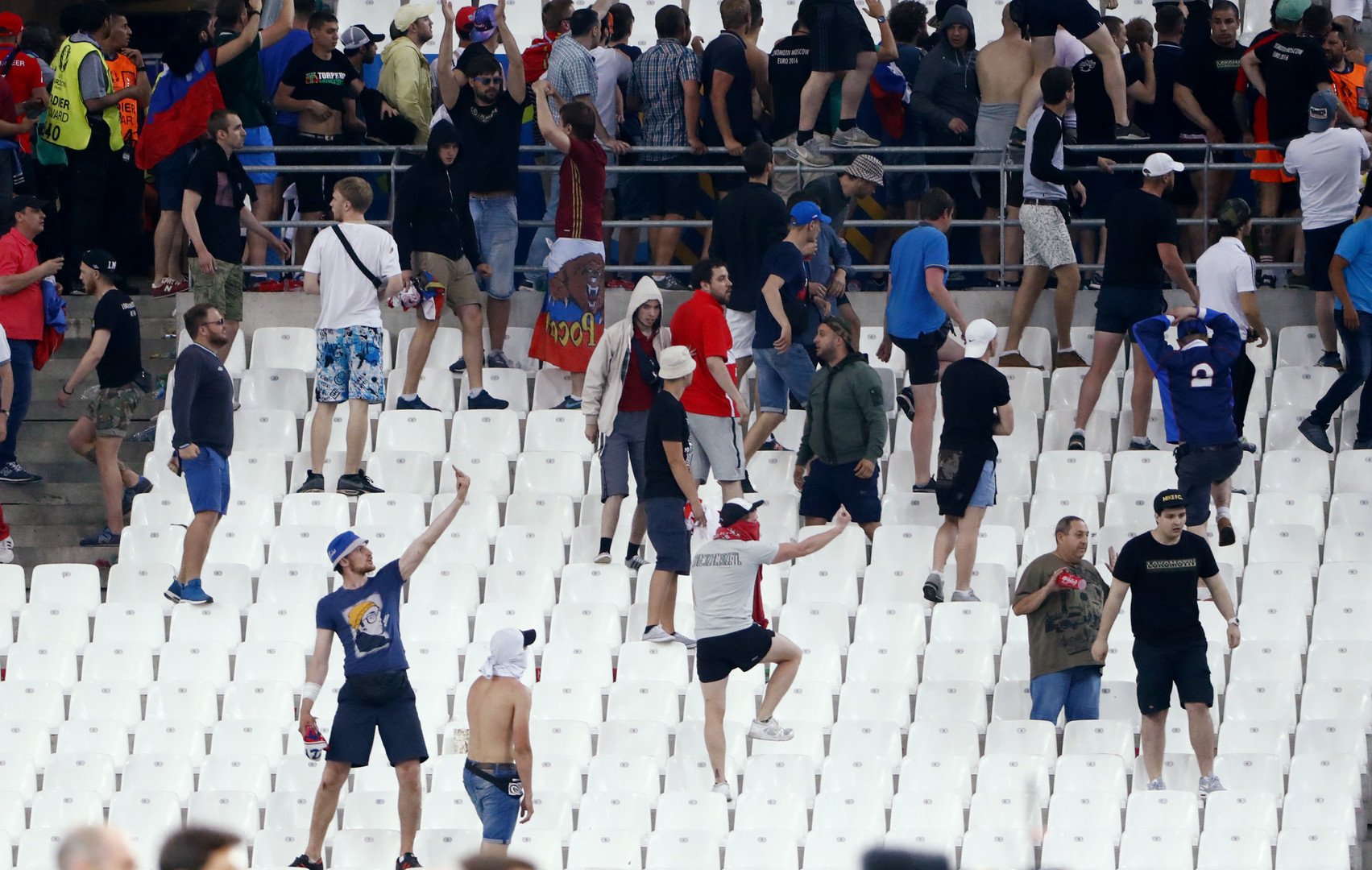 المشجعون بعد انتهاء المباراة