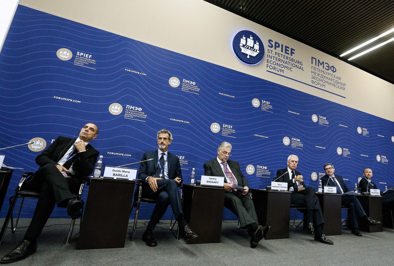 طاولة مستديرة "روسيا - إيطاليا"