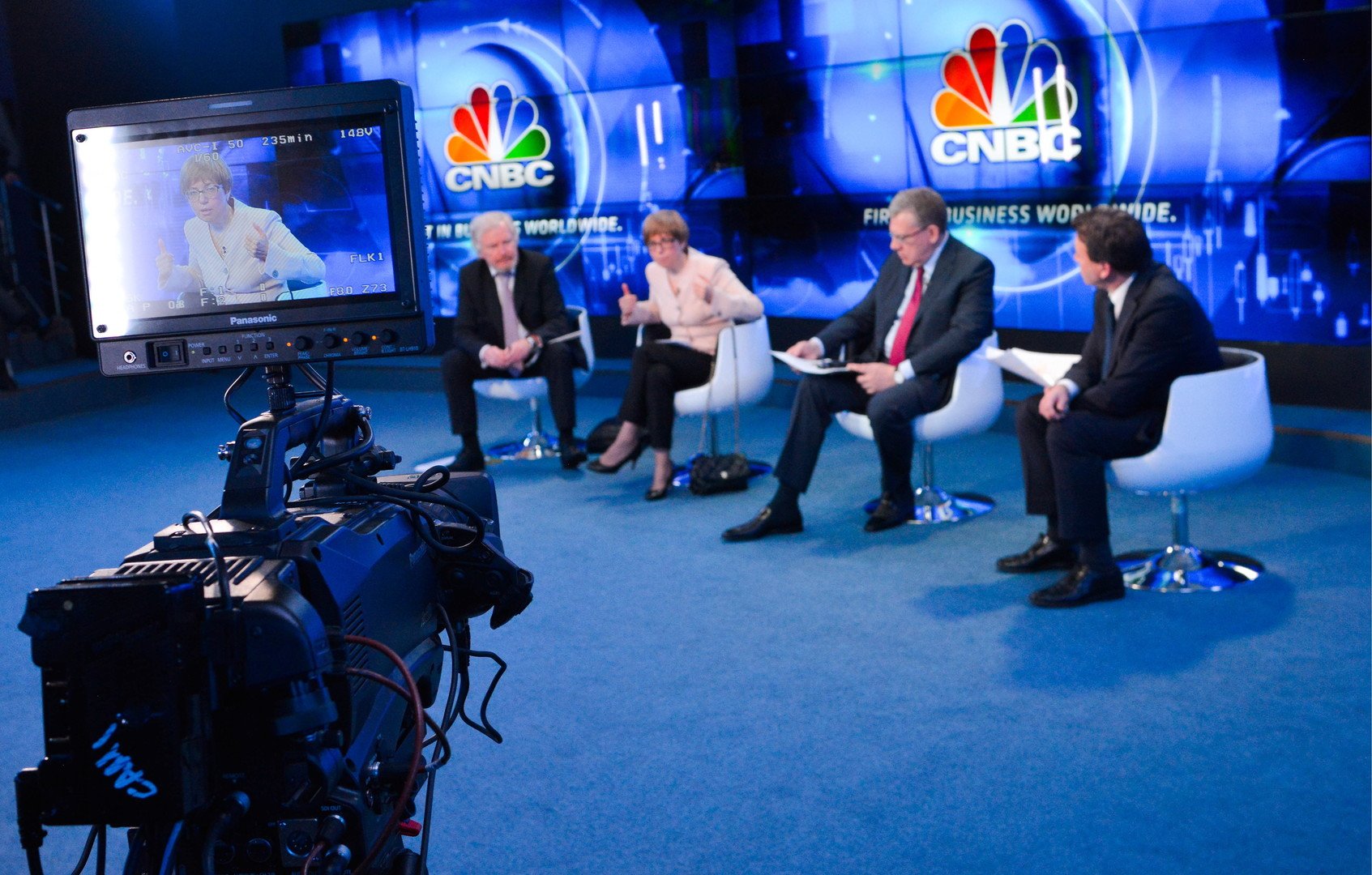 مناظرة تلفزيونية بعنوان "دور العملات الناشئة في النظام المالي العالمي"