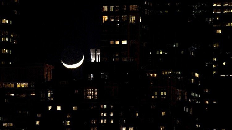 ليبيا والقمر والولايات المتحدة وأشياء أخرى!