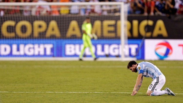 طبيب منتخب الأرجنتين يتحدث عن اعتزال ميسي