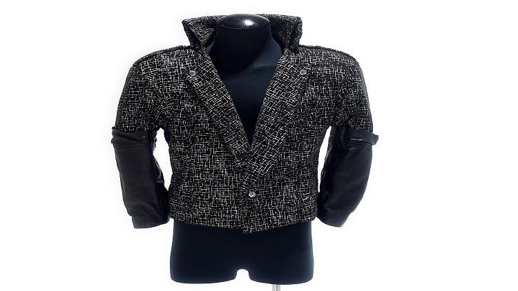 100 ألف دولار ثمن سترة!